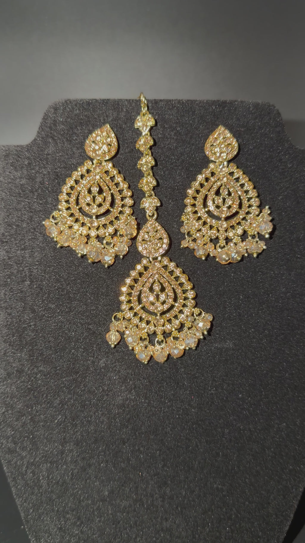Zeenat Earrings Tikka Set